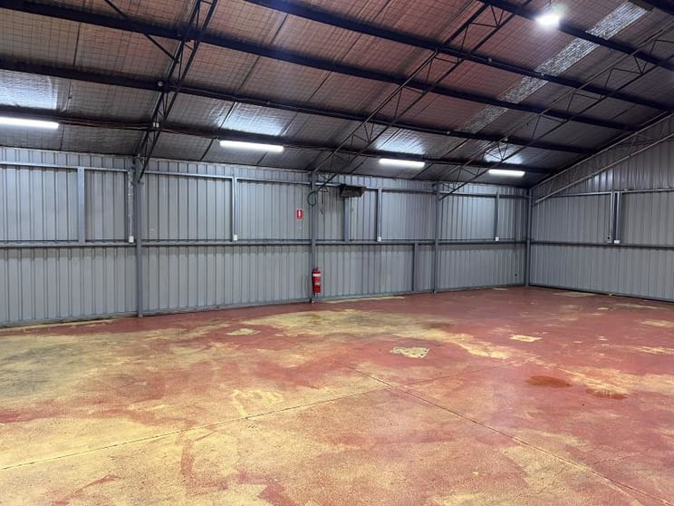 Click to view all images Unit 1/18 Endurance Ave Queanbeyan NSW 2620 - Image 3