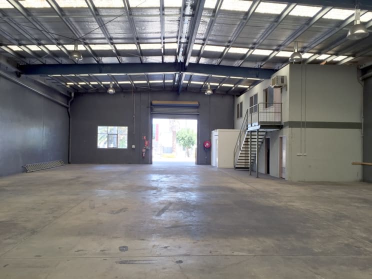 Click to view all images 38 Chelmsford Street Williamstown VIC 3016 - Image 3