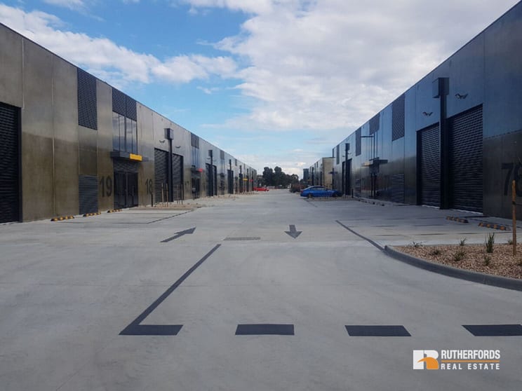 Click to view all images 29/2 Thomsons Road Keilor Park VIC 3042 - Image 3