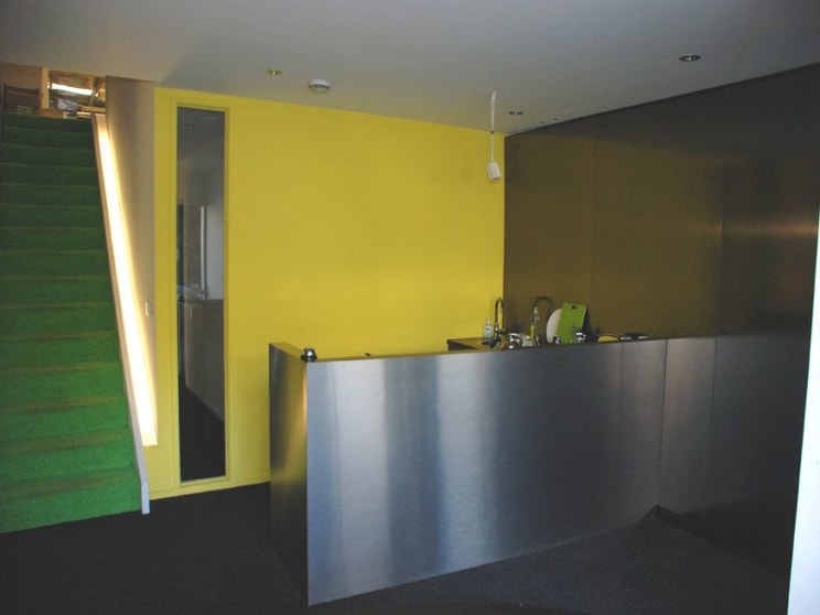 Click to view all images 6 Martin Street St Kilda VIC 3182 - Image 2