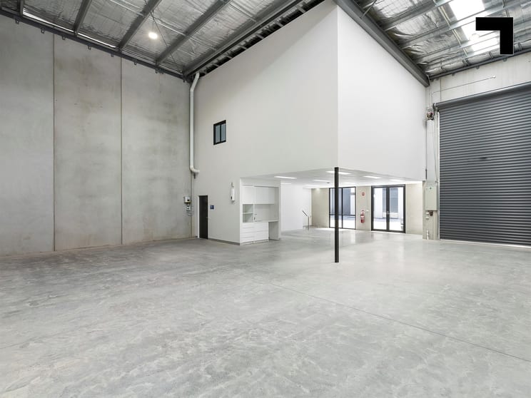 Click to view all images 8/125 Rooks Road Nunawading VIC 3131 - Image 2