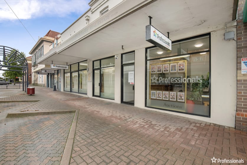 Click to view all images 127-129 Beardy Street Armidale NSW 2350 - Image 1