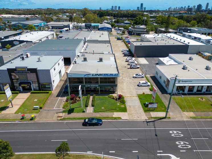 Click to view all images 93 Ashmore Road Bundall QLD 4217 - Image 3