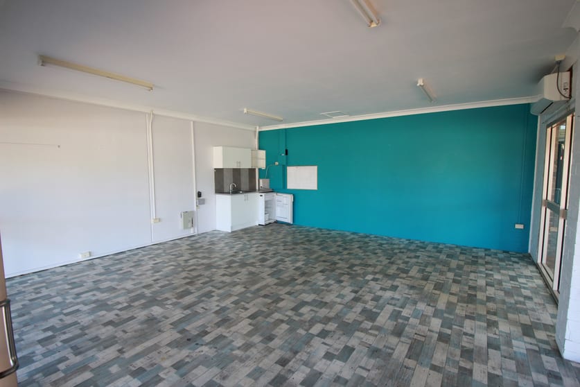 Click to view all images 9/33 Zunker Street Burnett Heads QLD 4670 - Image 3