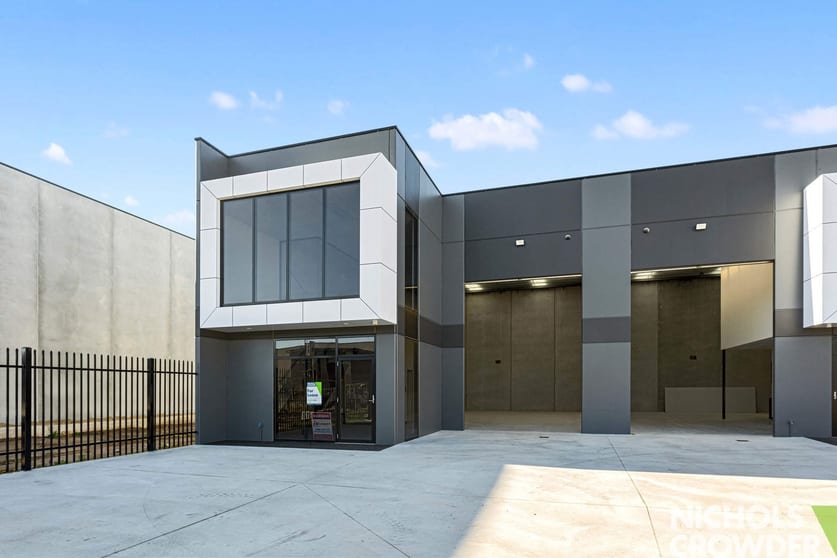 Click to view all images 1/15 Sugar Gum Court Braeside VIC 3195 - Image 1