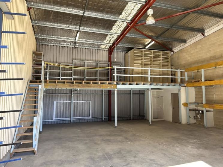 Click to view all images 19 Elsham Avenue Orange NSW 2800 - Image 3