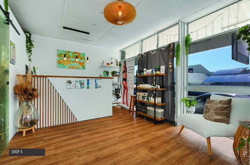Click to view all images Shop 4/2a Ormuz Avenue Caloundra QLD 4551 - Image 1