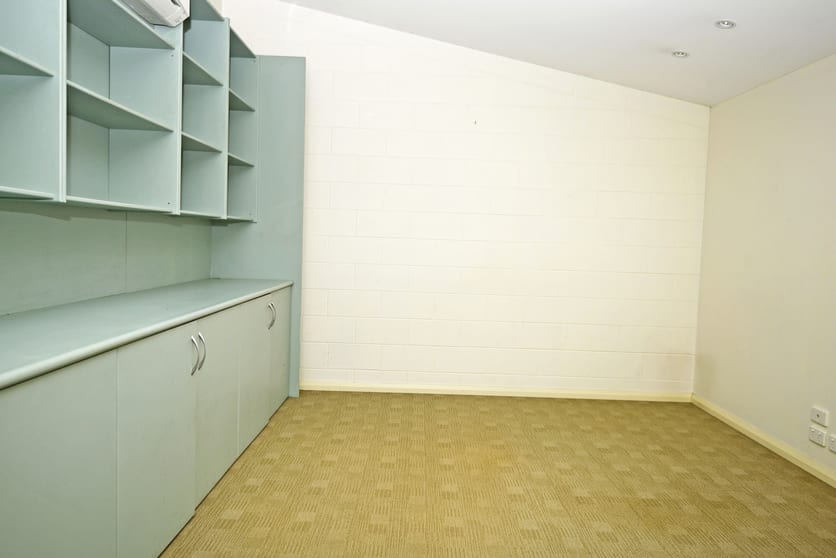 Click to view all images 10/9 Charlton Court Woolner NT 0820 - Image 3
