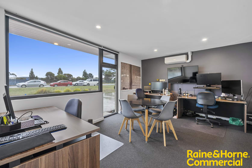 Click to view all images Unit 3/160 Bungana Way Cambridge TAS 7170 - Image 3
