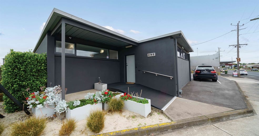 Click to view all images 1 Pakington Street Geelong West VIC 3218 - Image 1