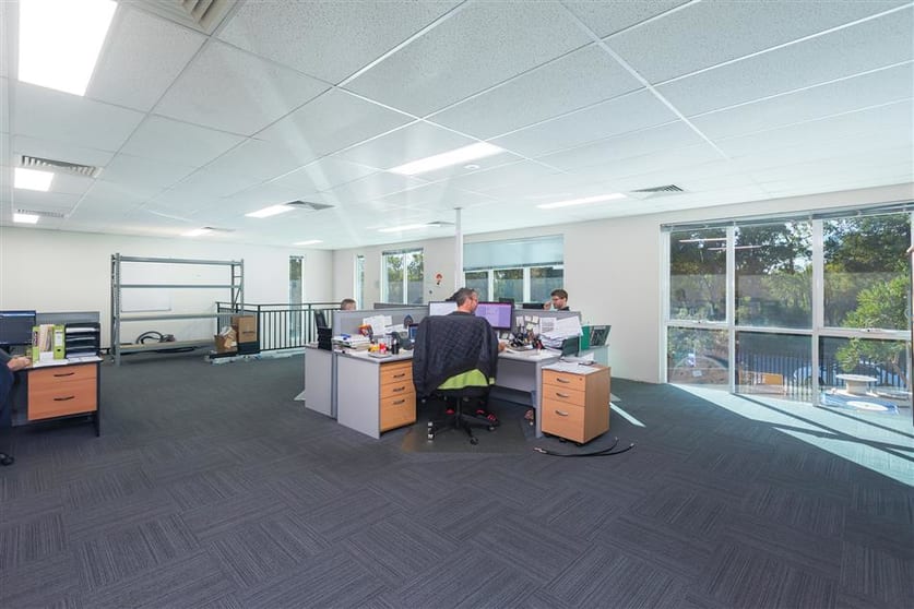 Click to view all images 42 Bushland Ridge Bibra Lake WA 6163 - Image 2