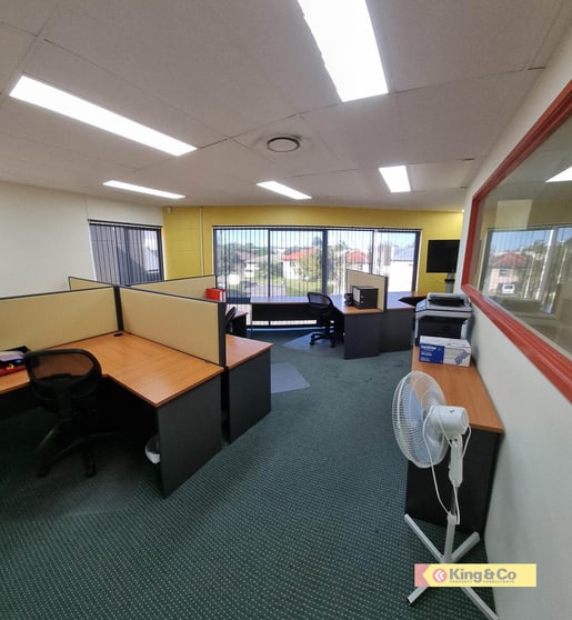 Click to view all images 4/38 Tennyson Memorial Avenue Yeerongpilly QLD 4105 - Image 2