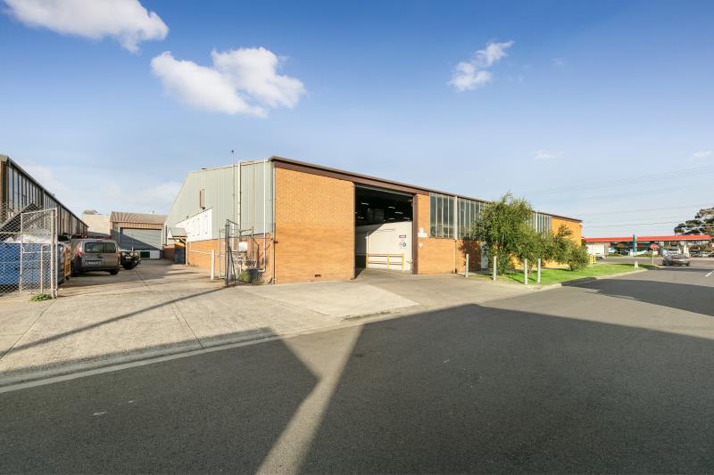 Click to view all images 192 Mahoneys Road Thomastown VIC 3074 - Image 2