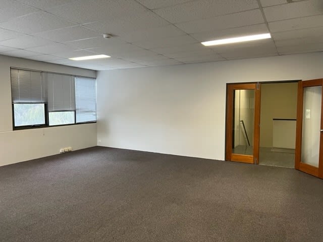 Click to view all images Unit 1/203 Star Street Welshpool WA 6106 - Image 3