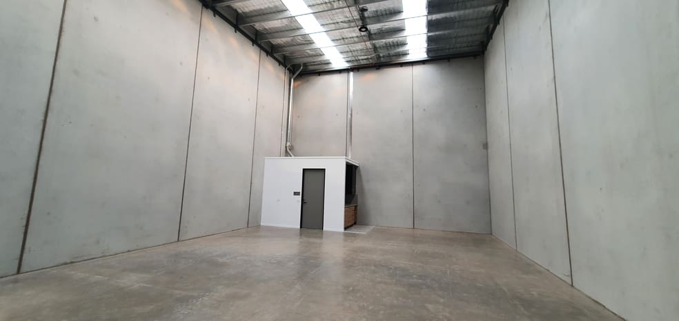 Click to view all images 8/210 Boundary Road Braeside VIC 3195 - Image 3