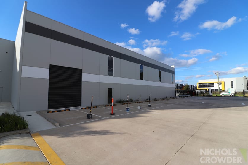 Click to view all images 89A Clifton Grove Carrum Downs VIC 3201 - Image 2