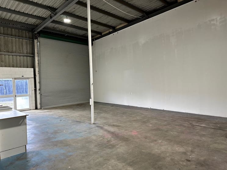 Click to view all images 2/2 Donaldson Street Manunda QLD 4870 - Image 2