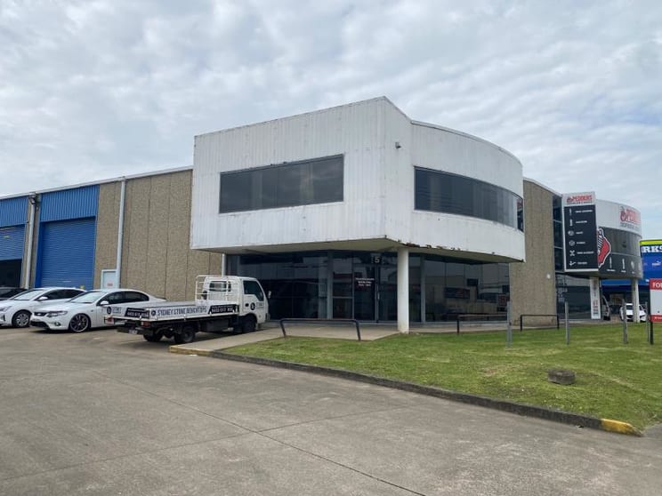 Click to view all images Unit 5/377 Newbridge Road Moorebank NSW 2170 - Image 2