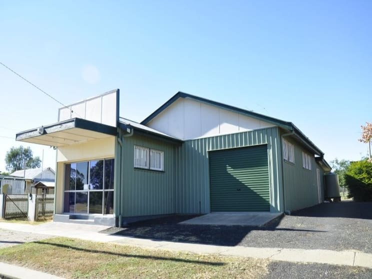 Click to view all images 33A Arthur Street Dalby QLD 4405 - Image 2
