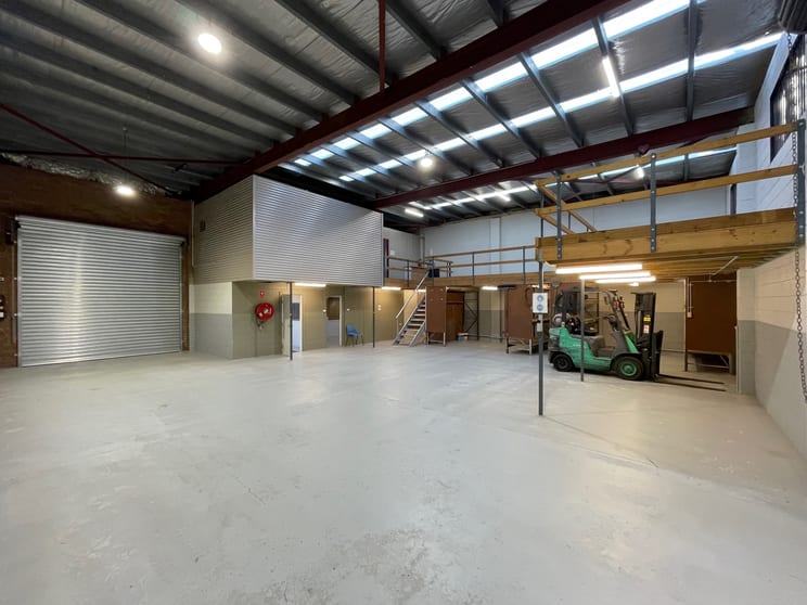 Click to view all images 31 Young Street West Gosford NSW 2250 - Image 3