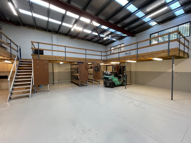 Click to view all images 31 Young Street West Gosford NSW 2250 - Image 1