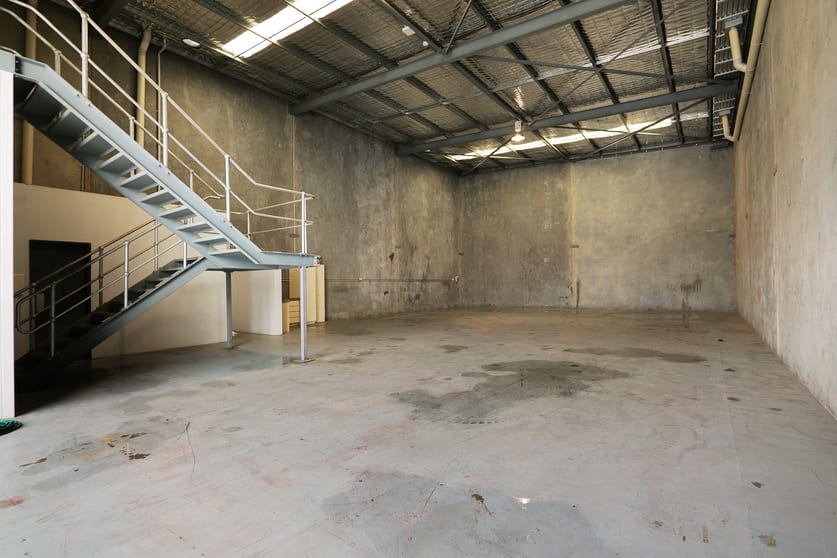 Click to view all images 2/16 Mordaunt Circuit Canning Vale WA 6155 - Image 2