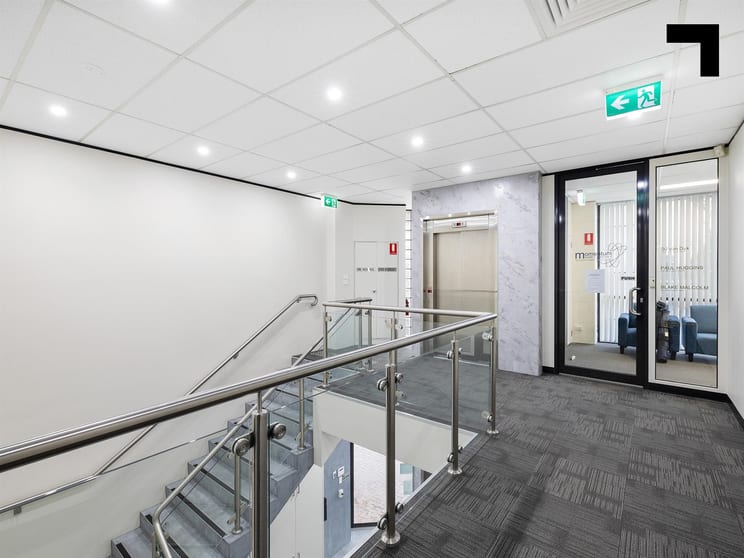 Click to view all images 5/427 Blackburn Road Mount Waverley VIC 3149 - Image 2