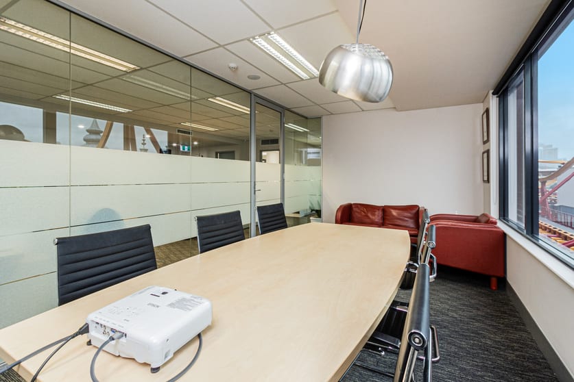Click to view all images 402/6a Glen Street Milsons Point NSW 2061 - Image 3