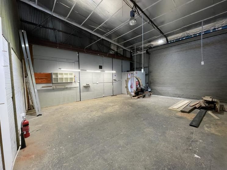 Click to view all images 2/4 Eames Street Albury NSW 2640 - Image 3
