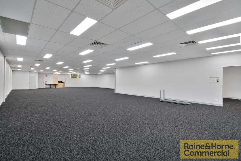 Click to view all images 2/249 Lutwyche Road Windsor QLD 4030 - Image 2