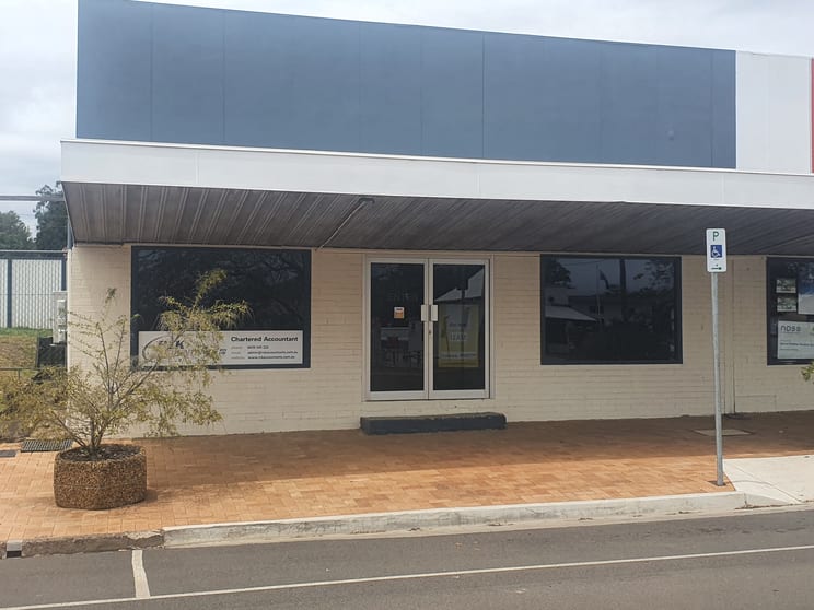 Click to view all images Shop 1, 82 Mocatta Street Goombungee QLD 4354 - Image 1
