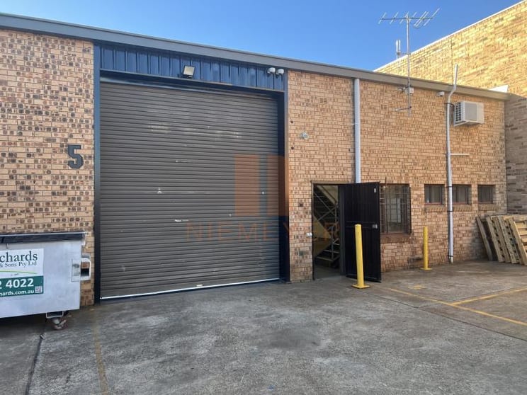 Click to view all images Unit 5/17 Regent Crescent Moorebank NSW 2170 - Image 2