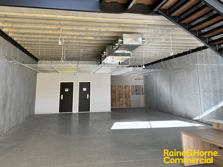 Click to view all images 7/26 Ipswich Street Fyshwick ACT 2609 - Image 3