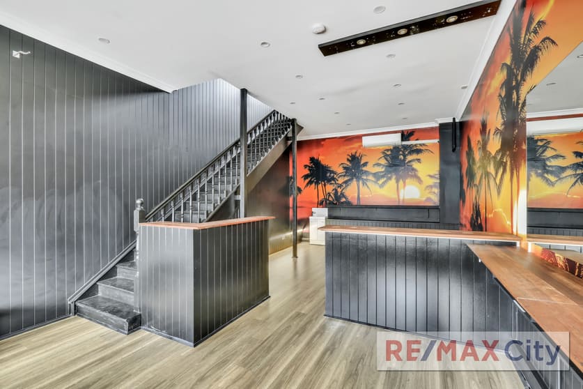 Click to view all images 303 Logan Road Stones Corner QLD 4120 - Image 3