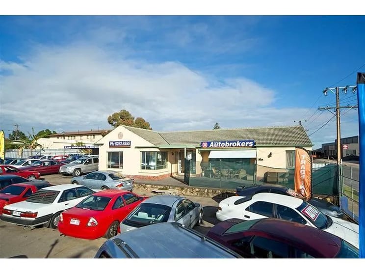Click to view all images 388 Main North Road Blair Athol SA 5084 - Image 3