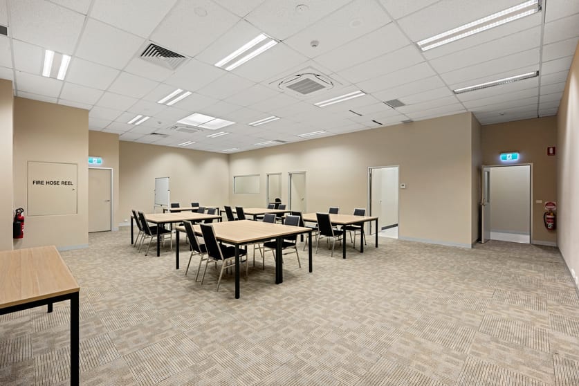 Click to view all images level 1/639G Dean Street Albury NSW 2640 - Image 3