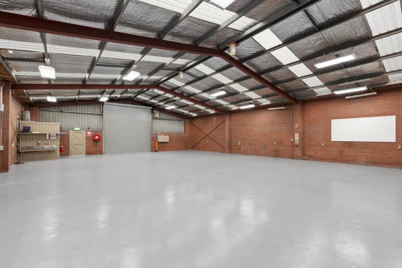 Click to view all images 21 Crows Road/21 Crows Road Belmont VIC 3216 - Image 3