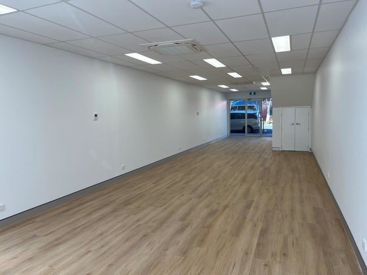 Click to view all images 106 Bay Terrace Wynnum QLD 4178 - Image 2