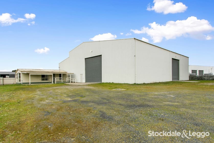 2/210-214 Princes Drive Morwell VIC 3840 - Image 1