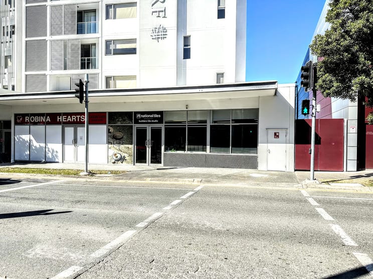 Click to view all images 5/129 Laver Drive Robina QLD 4226 - Image 2