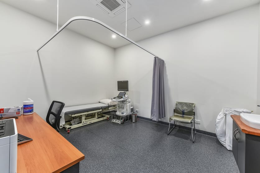 Click to view all images TREATMENT ROOM/18-20 STURT STREET Mount Gambier SA 5290 - Image 2