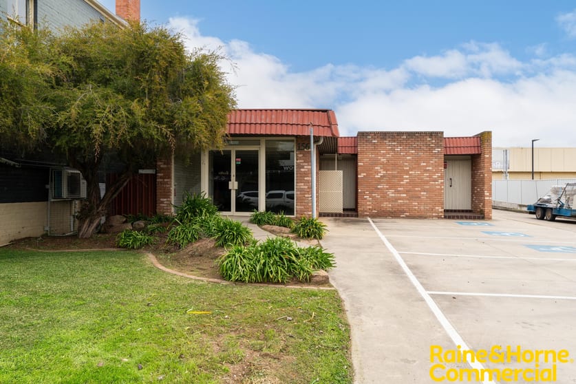 Click to view all images 156 Fitzmaurice Street Wagga Wagga NSW 2650 - Image 1