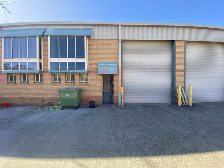 Click to view all images Unit 15/4-6 Barry Road Chipping Norton NSW 2170 - Image 2