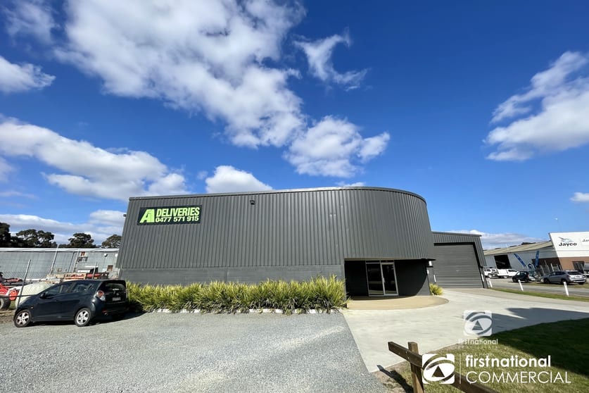 Click to view all images 10A Peart Street Bairnsdale VIC 3875 - Image 2