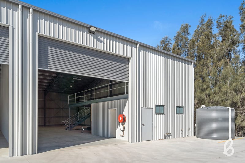 Click to view all images 2/6 Longworth Close Singleton NSW 2330 - Image 1