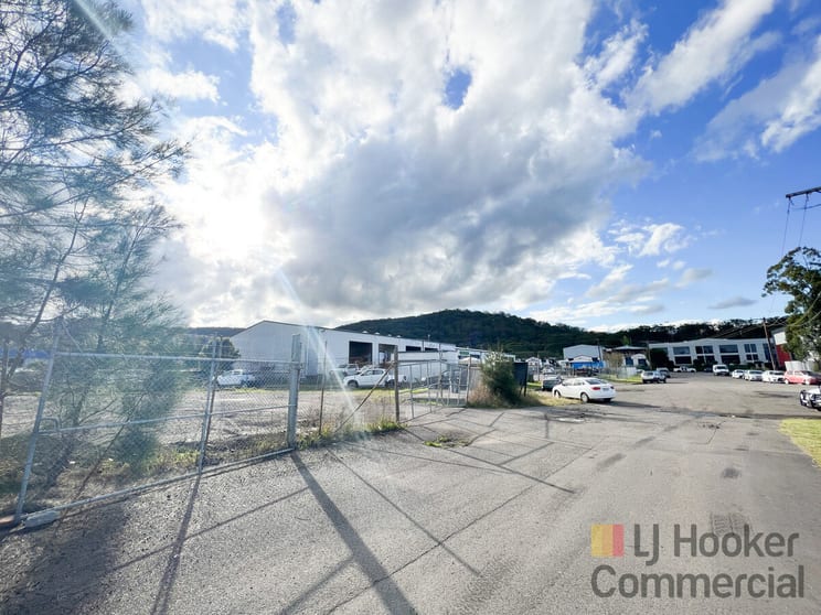 Click to view all images 3 Luke Close West Gosford NSW 2250 - Image 1