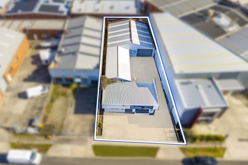 Click to view all images 4 George Street Blackburn VIC 3130 - Image 2