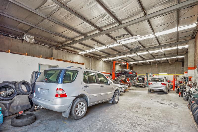 Click to view all images 8 Elonera Road Noble Park North VIC 3174 - Image 2