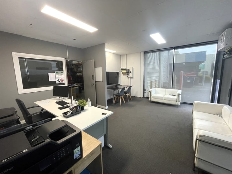 Click to view all images 9/200 Canterbury Road Bayswater North VIC 3153 - Image 3
