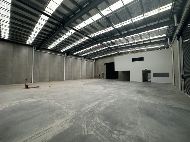 Click to view all images 1 Bass Court Keysborough VIC 3173 - Image 3
